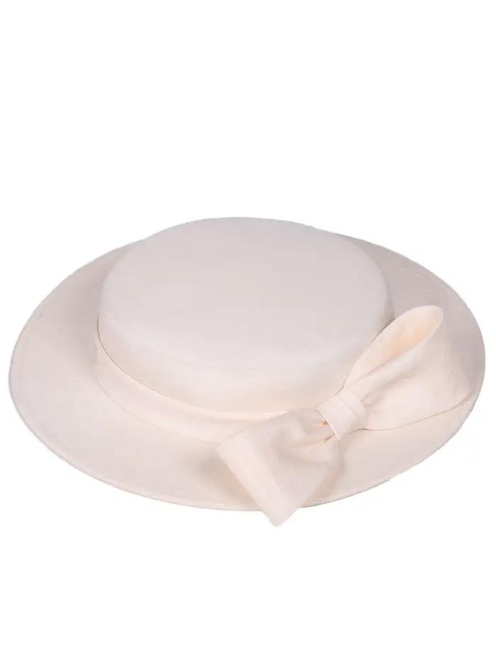 Chapeau fascinateur ivoire à large bord élégant pour femmes