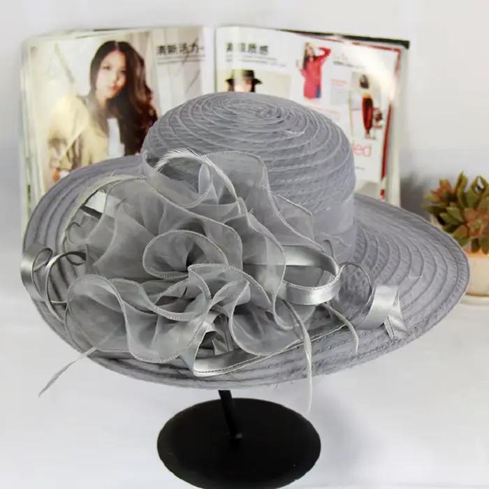 Chapeau de charme rouge pour femme