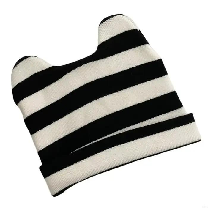 Chapeau tricoté avec oreilles chat