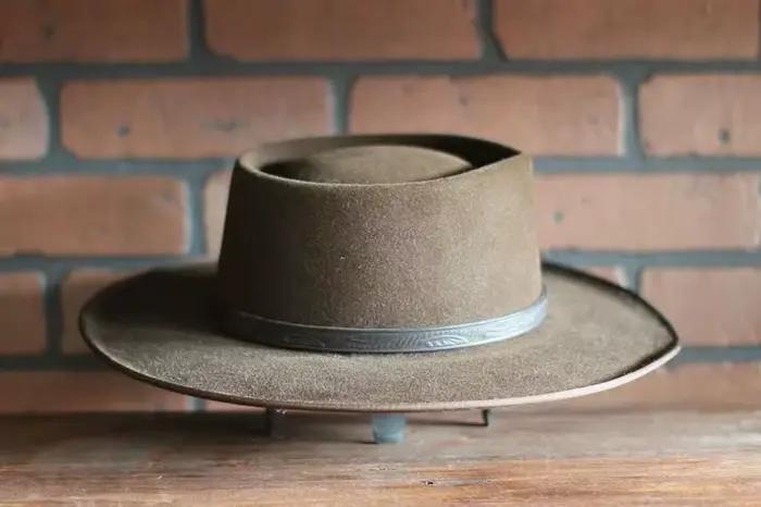 Chapeau en feutre de mouton