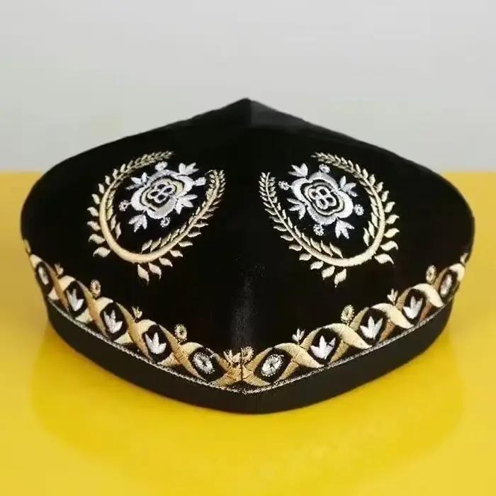 Casquettes ethniques kazakhes pour hommes