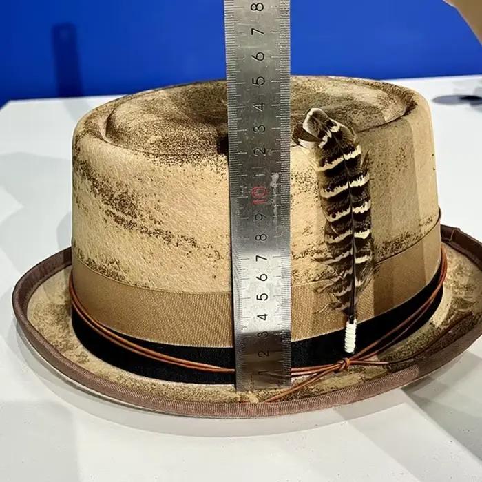 Chapeau élégant britannique