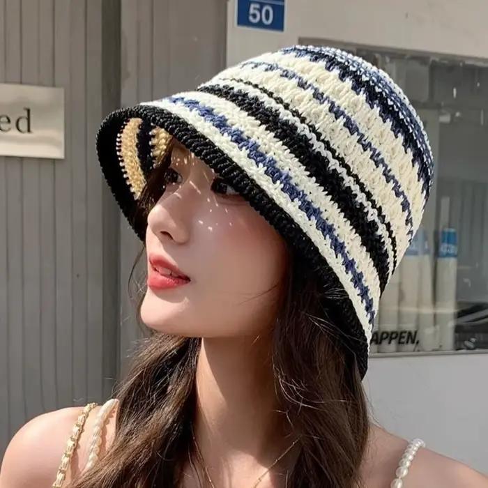 Chapeau Bob Tricoté Coloré à Rayures