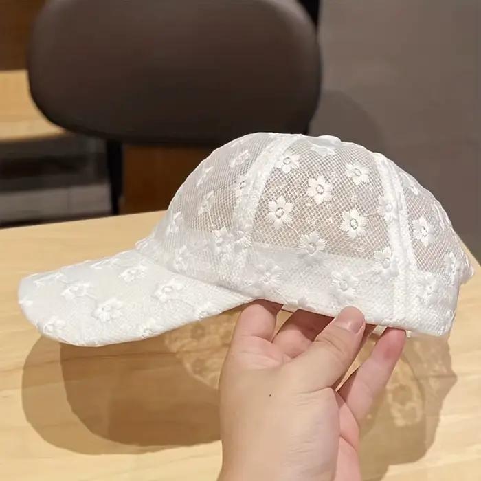 Casquette de baseball en dentelle de viscose à motif floral ajouré