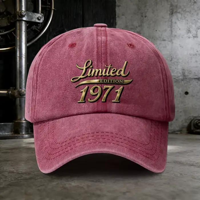 Une casquette délavée à l'eau
