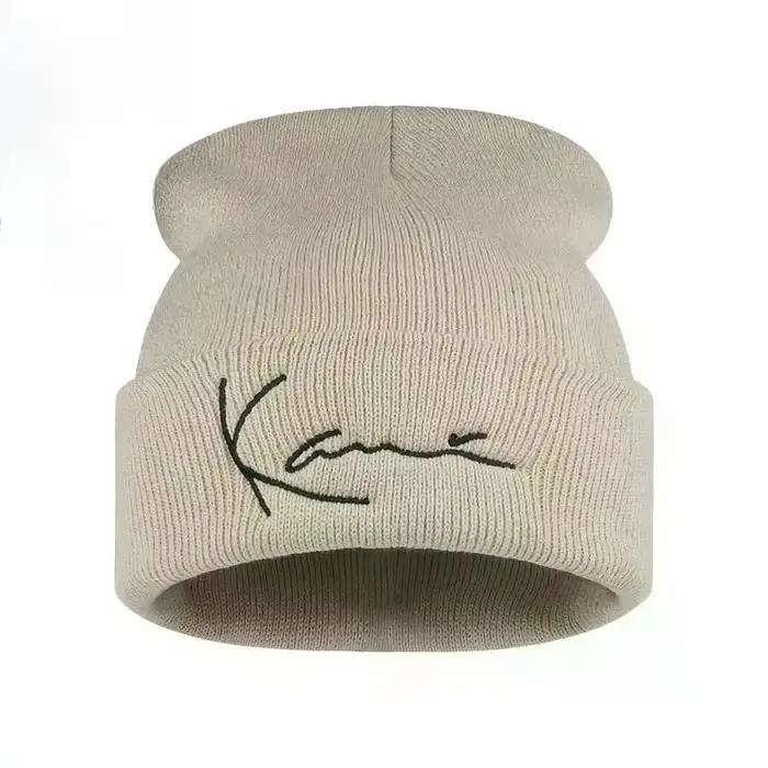 Chapeau tricoté rétro avec lettres brodées pour femmes et hommes hiver extérieur polyvalent à offrir occassions spéciales
