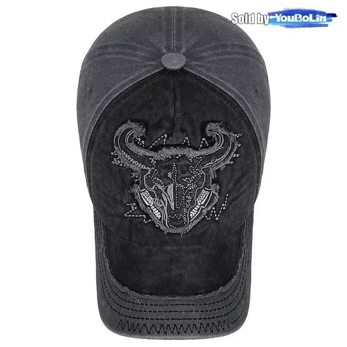 Casquette de baseball tête de taureau brodée