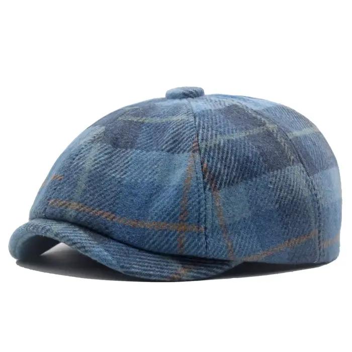 Chapeau béret à carreaux transfrontaliers