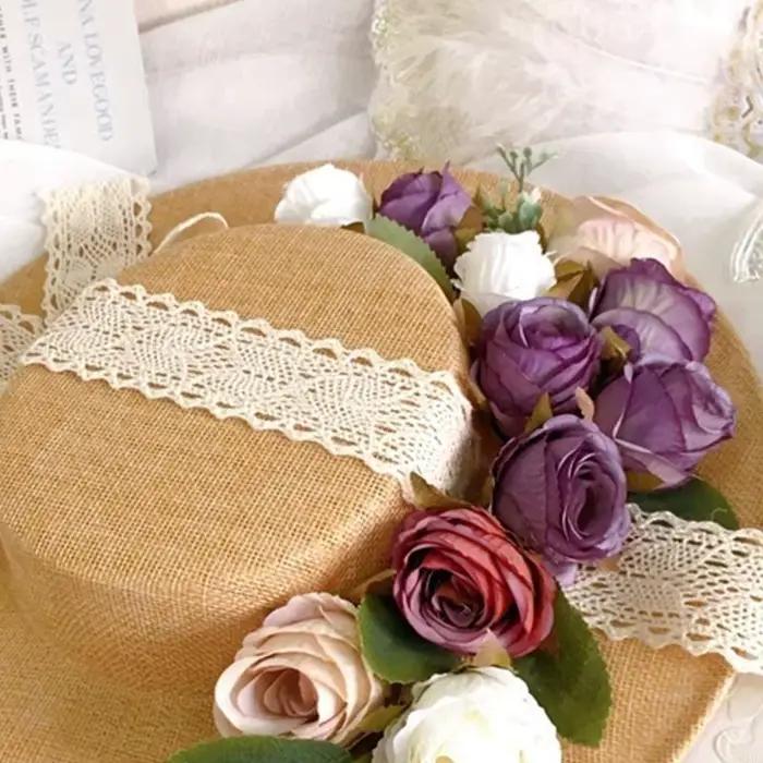 Chapeau de soleil léger avec décoration florale, idéal pour femmes, protection solaire, style rétro chic, adapté aux quatre saisons, occasions décontractées et formelles