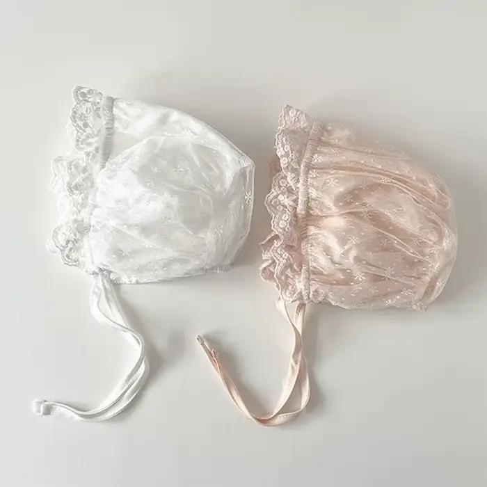 Bonnet en dentelle à fleurs pour bébé fille couvre-chef en coton doux pour nourrissons collection printemps et été occasion spéciale nouveau-né photographie bébé occasions familiales et cadeau pour bébé