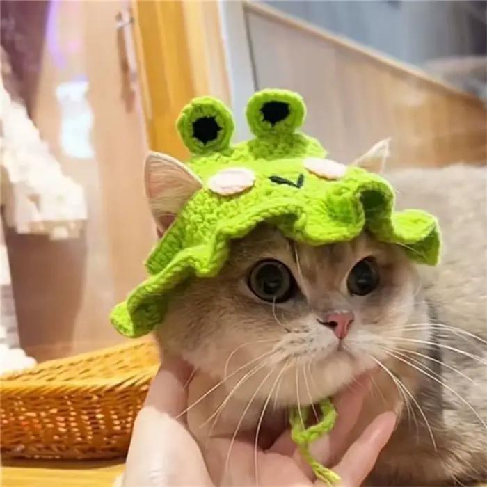 Chapeau de grenouille en crochet fait main