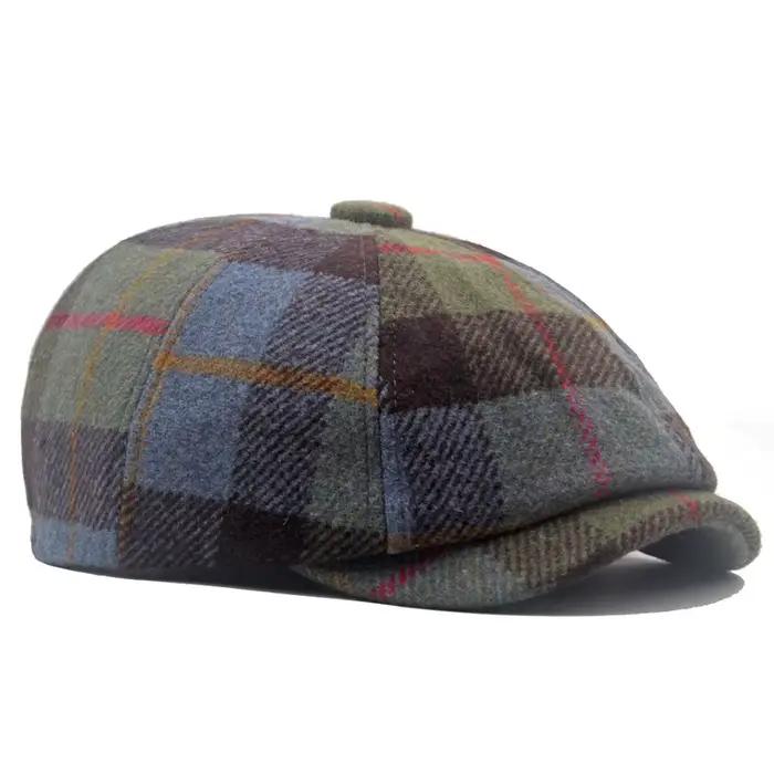 Chapeau béret à carreaux transfrontaliers