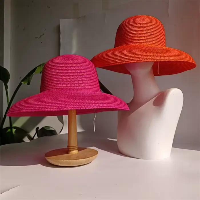 Chapeau Hepburn Rose Rouge