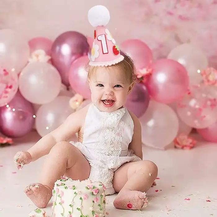 Chapeau de 1er anniversaire fraise mini bandeau numérique pour filles casquette d'anniversaire pour adultes chapeaux de décoration de fête prénatale occassions spéciales événements festifs