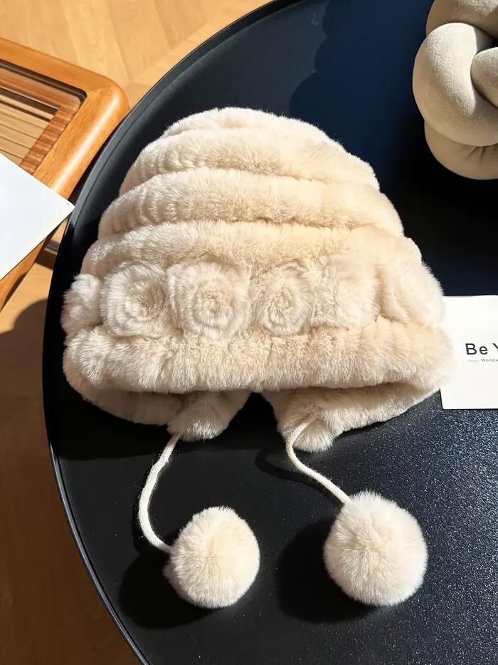 Chapeau en vraie fourrure de lapin Rex avec fleur
