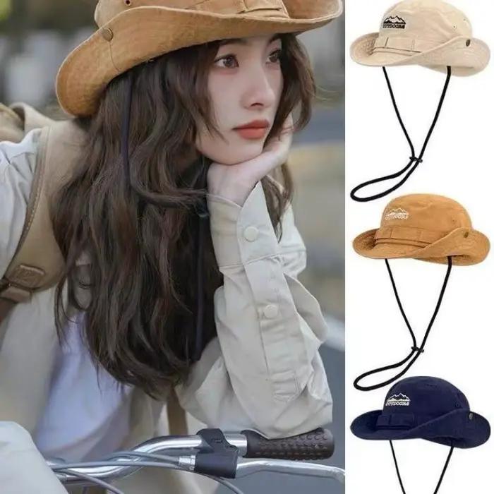Chapeau de camping en plein air