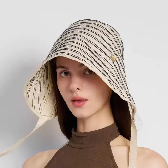 Chapeau de soleil en polyester rayé protection UV ajustement sous menton pour homme et femme activités extérieures vacances