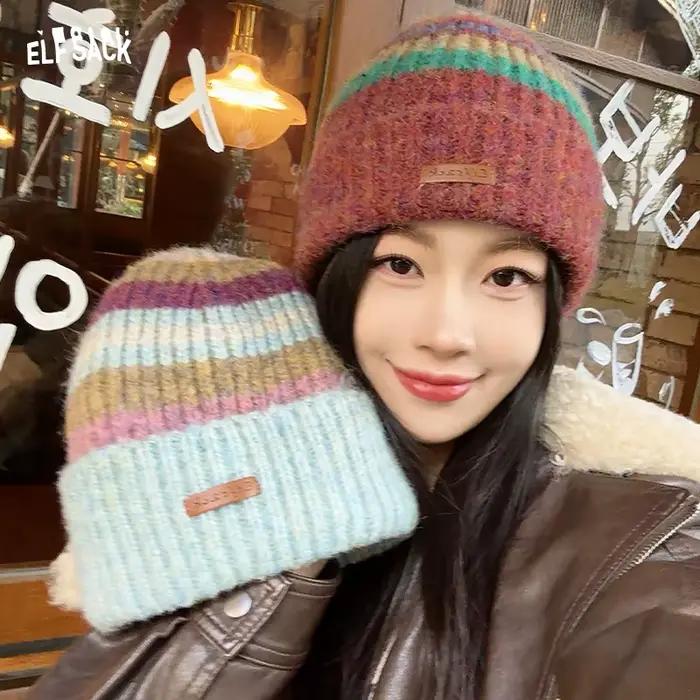 ELFSACK Bonnet en tricot chaud à rayures arc-en-ciel pour femme