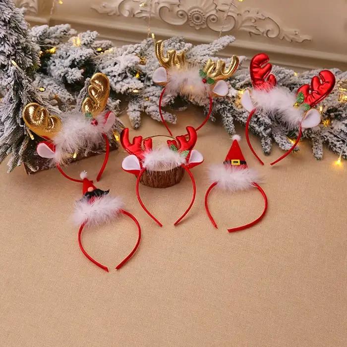 Dessin animé doux chapeau de noël cloches arc père