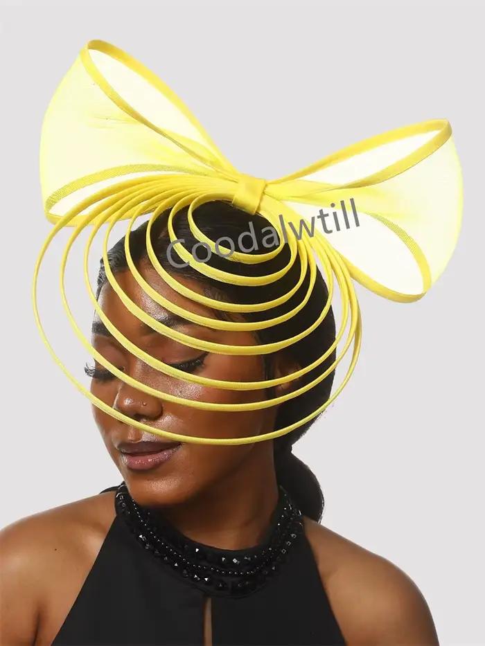 Chapeaux fascinateurs à nœud blanc pour femmes