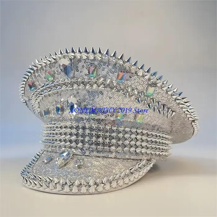 Chapeau à rivets pour femmes