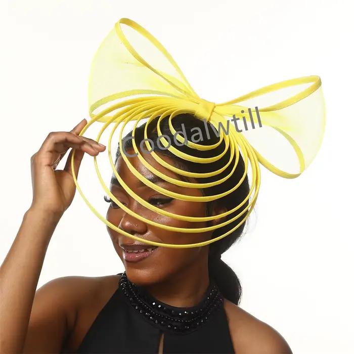 Chapeaux fascinateurs à nœud blanc pour femmes