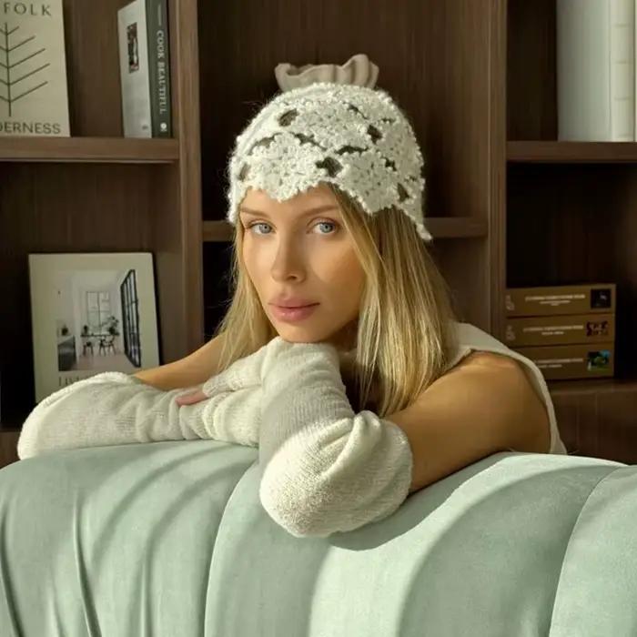 Chapeau tricoté fin fait main pour femme