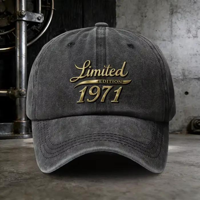 Une casquette délavée à l'eau