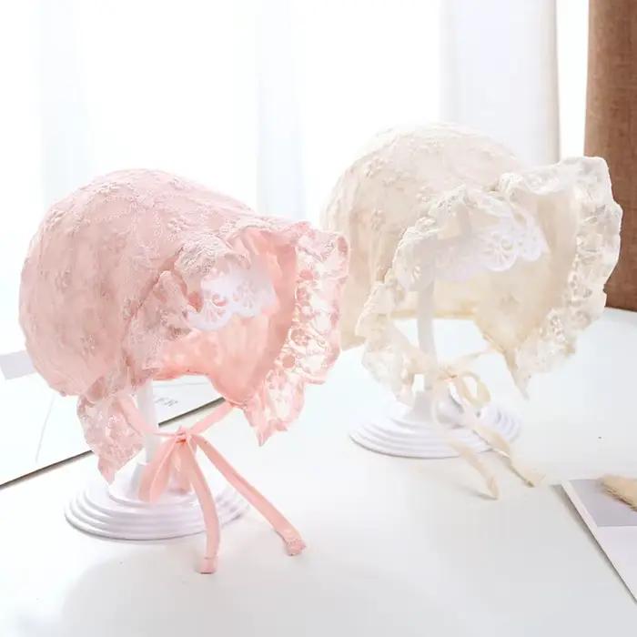Chapeau de princesse en dentelle brodée pour bébé