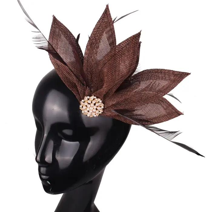 Élégant fascinateur en plumes pour mariée