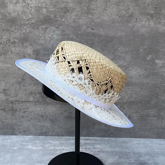 Chapeau plat en raphia tressé à la main pour femme