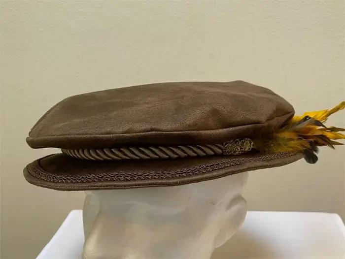Chapeau Tudor de la Renaissance médiévale avec plumes en velours pour homme