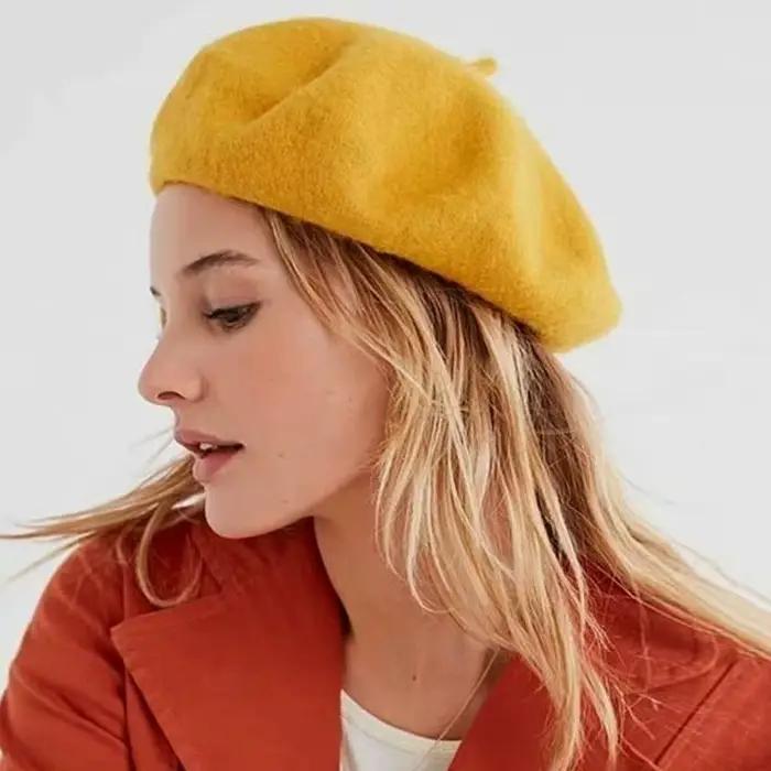 Chapeau de soleil élégant en maille à pois avec large bord pour femme