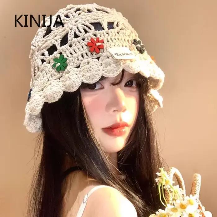 Chapeau Bob Coréen Fait Main avec Décoration Florale