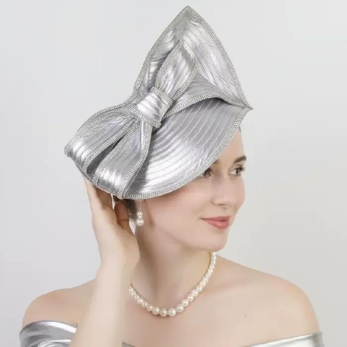 Chapeau fascinateur vintage exquis et élégant