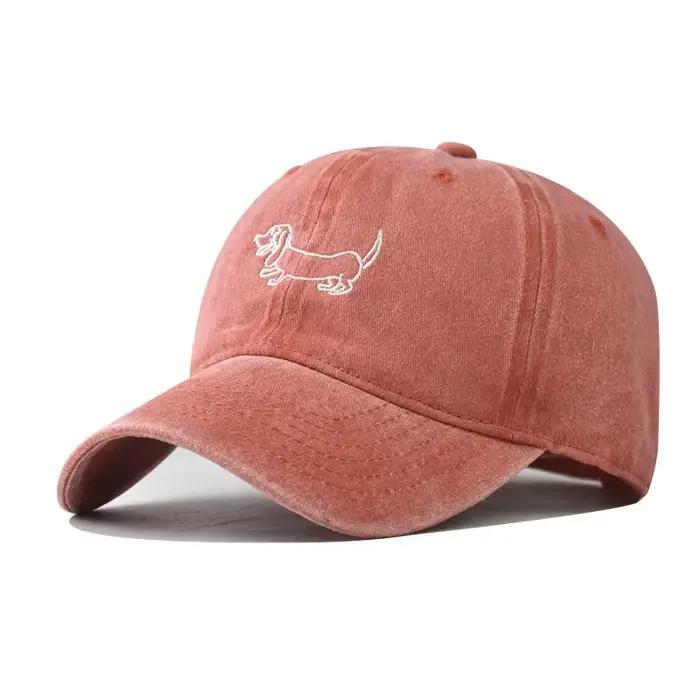 Casquette de baseball brodée avec un chiot mignon de dessin animé