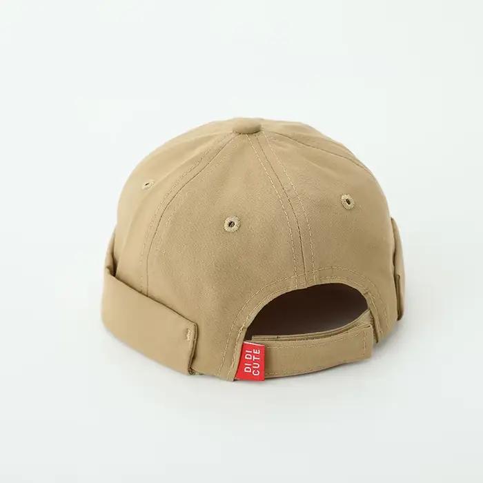 Casquette melon brodée de lettres pour bébé