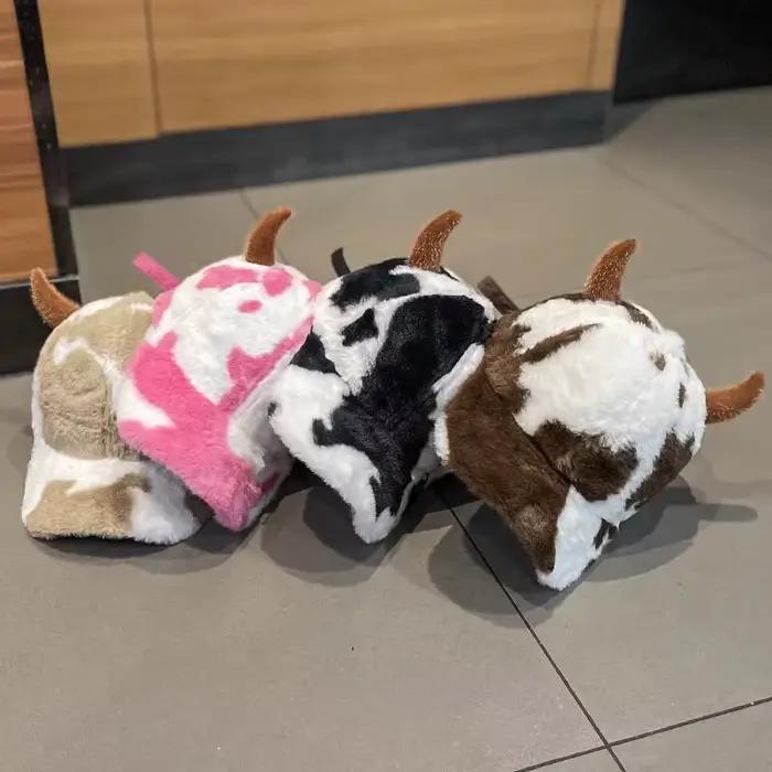 Chapeau en peluche avec cornes de bœuf amusantes