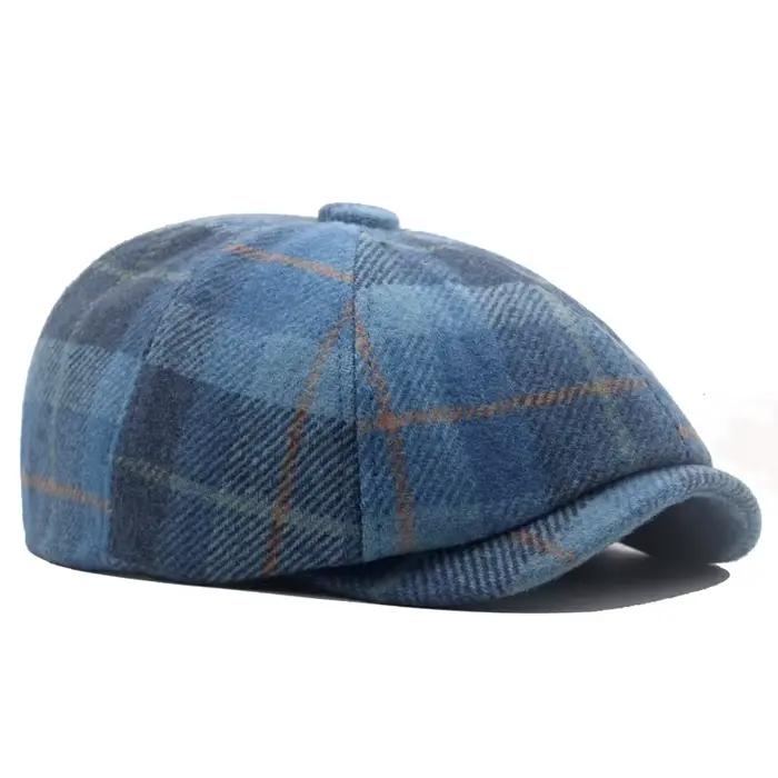 Chapeau béret à carreaux transfrontaliers