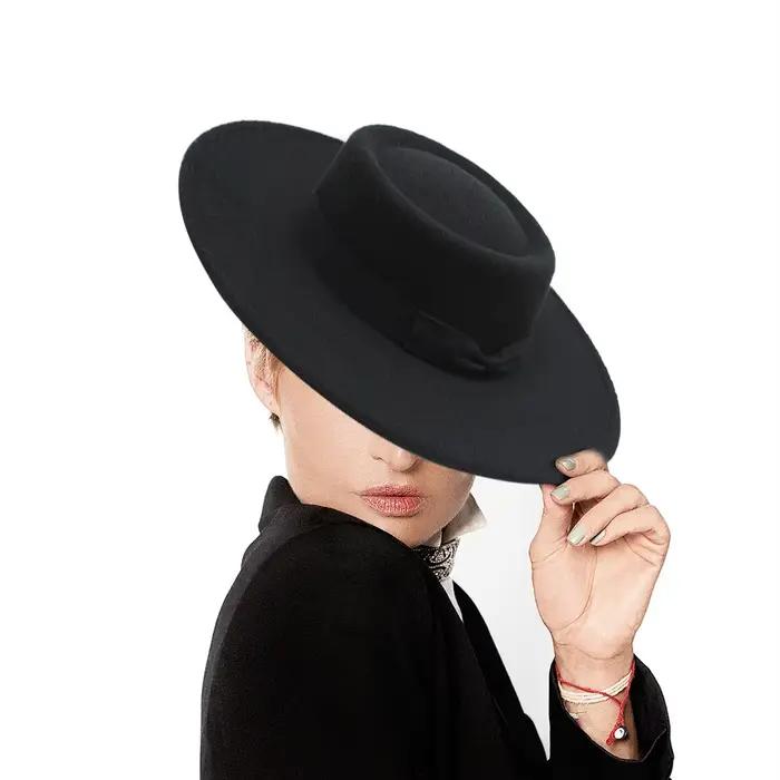 Chapeau Fedora avec nœud papillon français