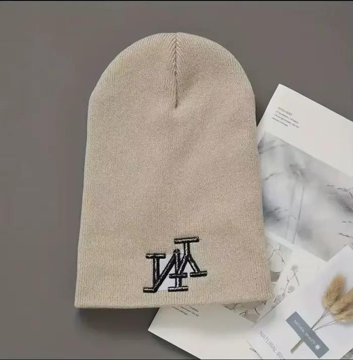 Chapeau tricoté d'hiver 3 pièces avec lettres brodées chapeau en acrylique pour la chaleur d'automne adapté aux hommes et aux femmes pour le cyclisme et l'alpinisme