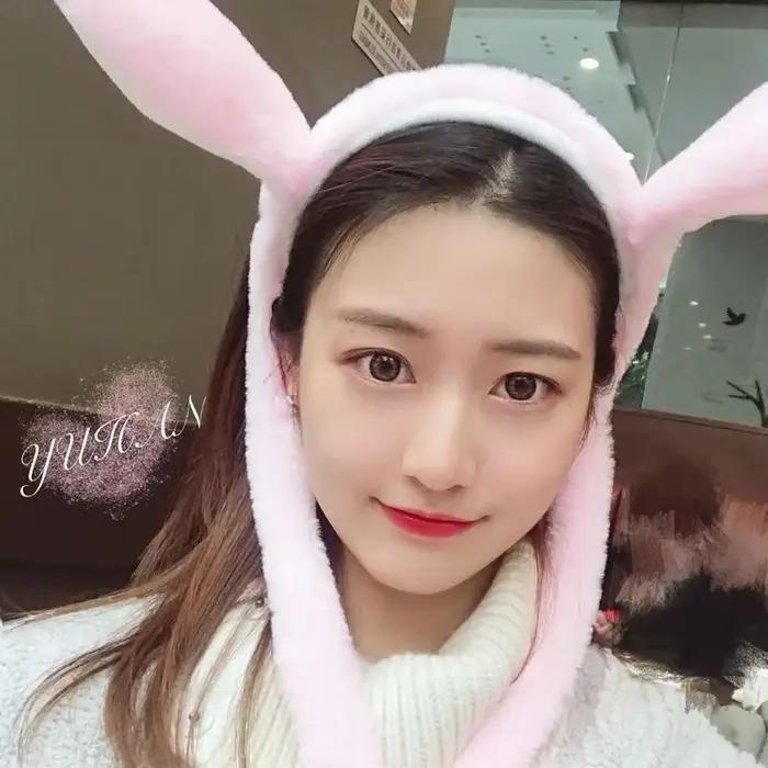 Chapeau de lapin d'halloween avec oreilles mobiles