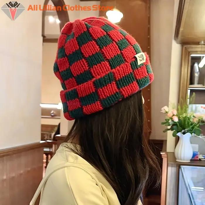 Chapeau tricoté à carreaux en damier pour femmes