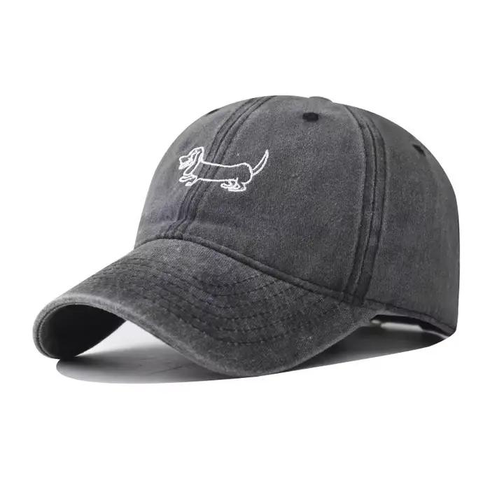 Casquette de baseball brodée avec un chiot mignon de dessin animé