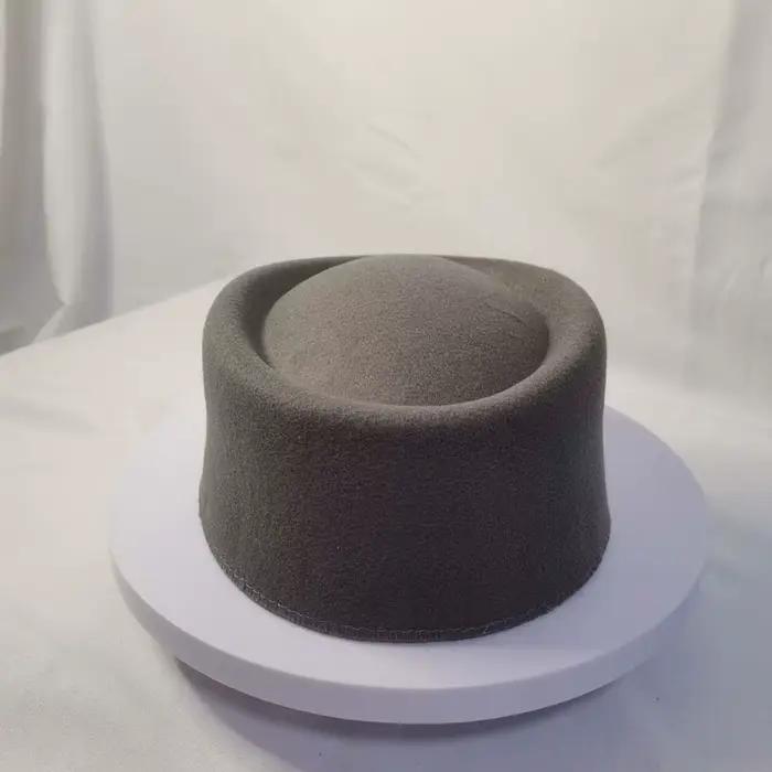 Chapeau de pilulier d'aspect Vintage pour hôtesse de l'air