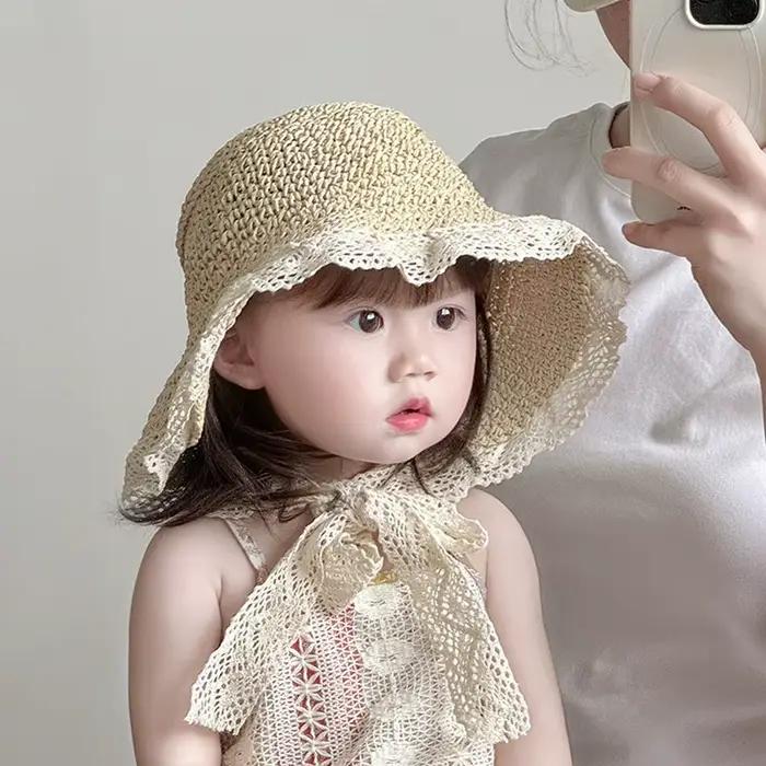 Chapeau de paille pour bébé