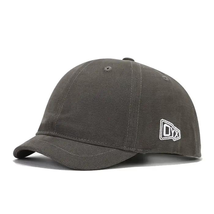 Chapeau de baseball à bords courts