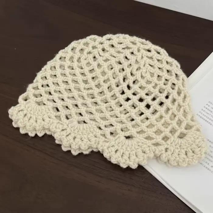 Bonnet coréen élégant tricoté à la main