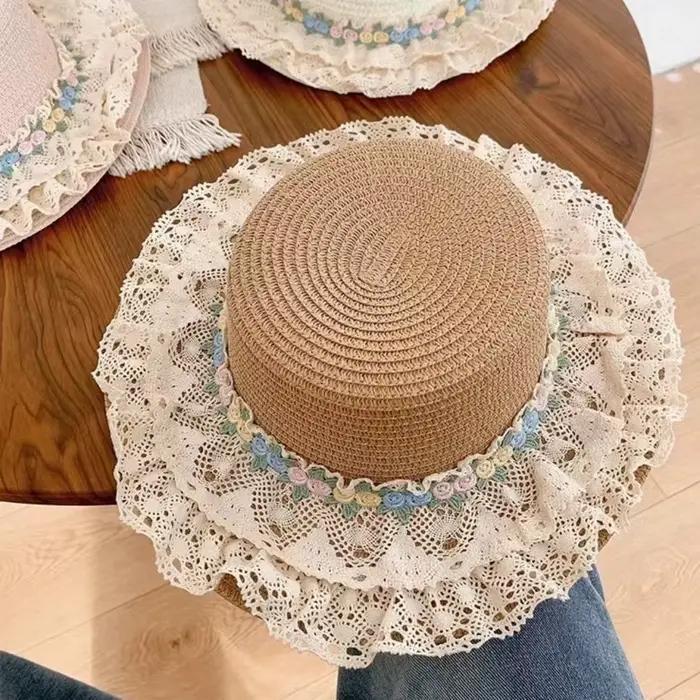 Chapeau de soleil Lolita doux en paille tressée à large bord et dessus plat
