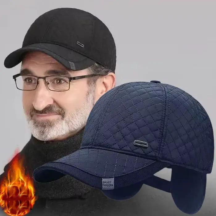 Chapeau brodé matelassé de couleur unie d'hiver